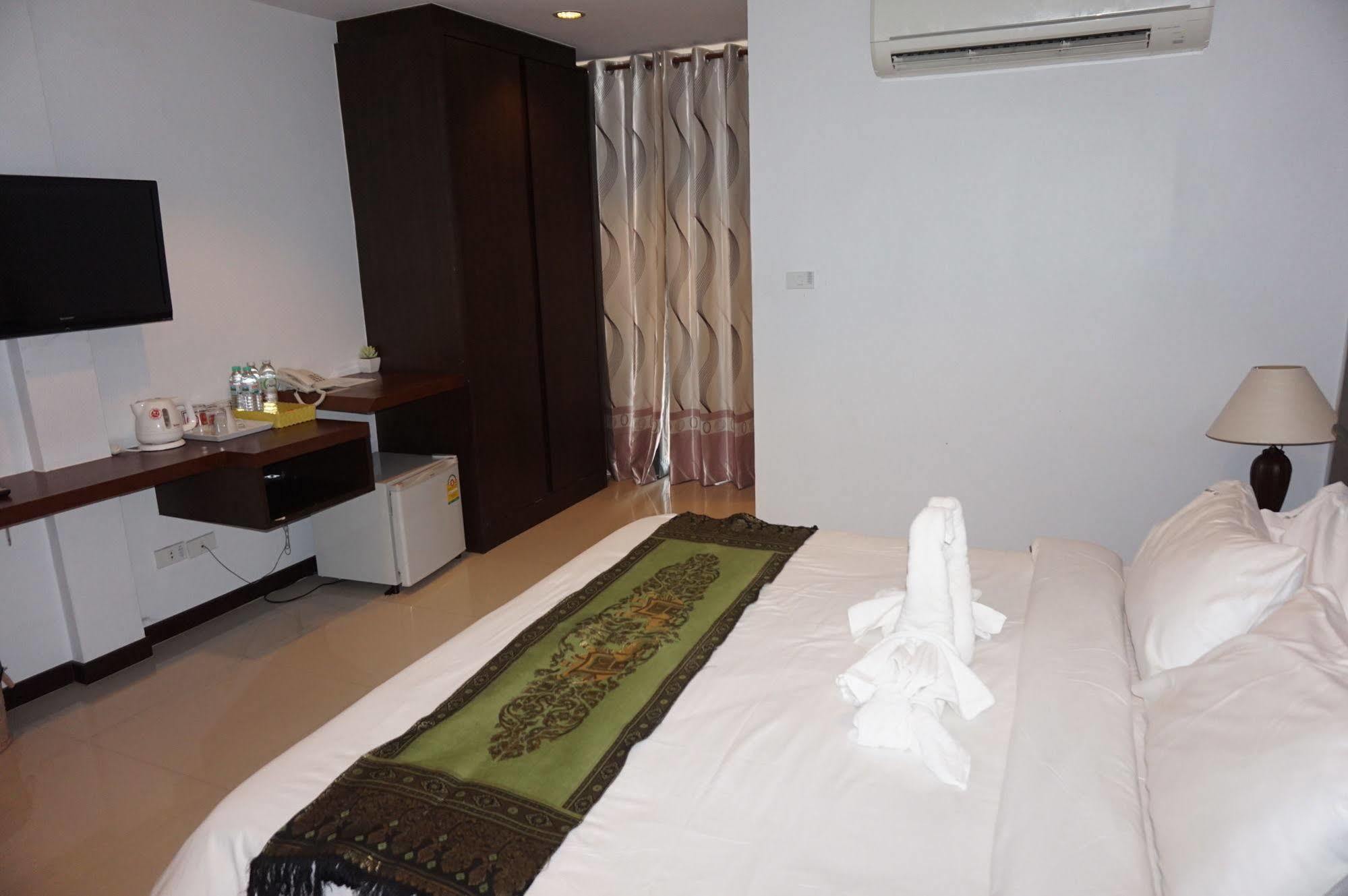 The Next Grand Hotel Khon Kaen Exteriör bild