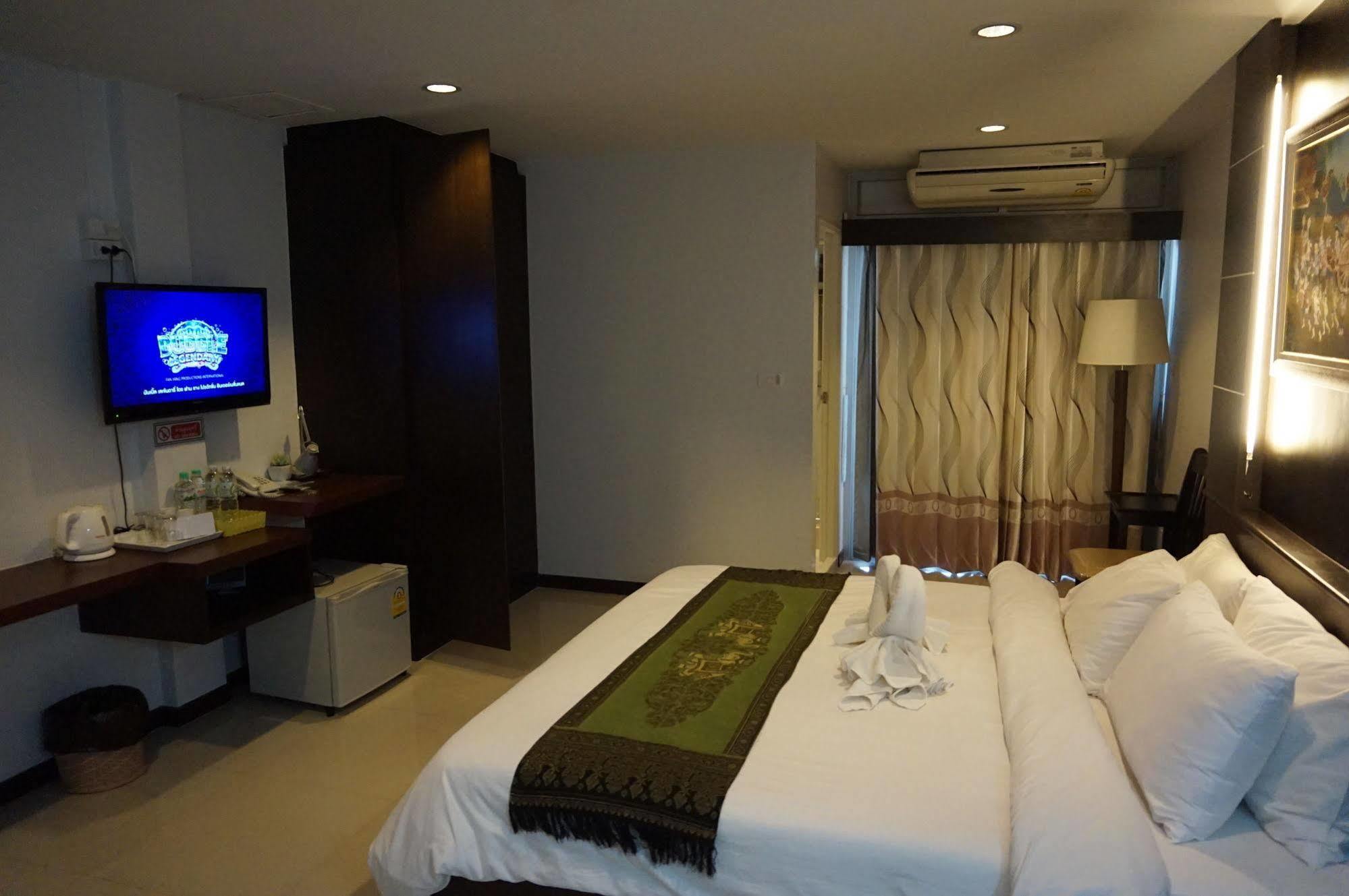The Next Grand Hotel Khon Kaen Exteriör bild