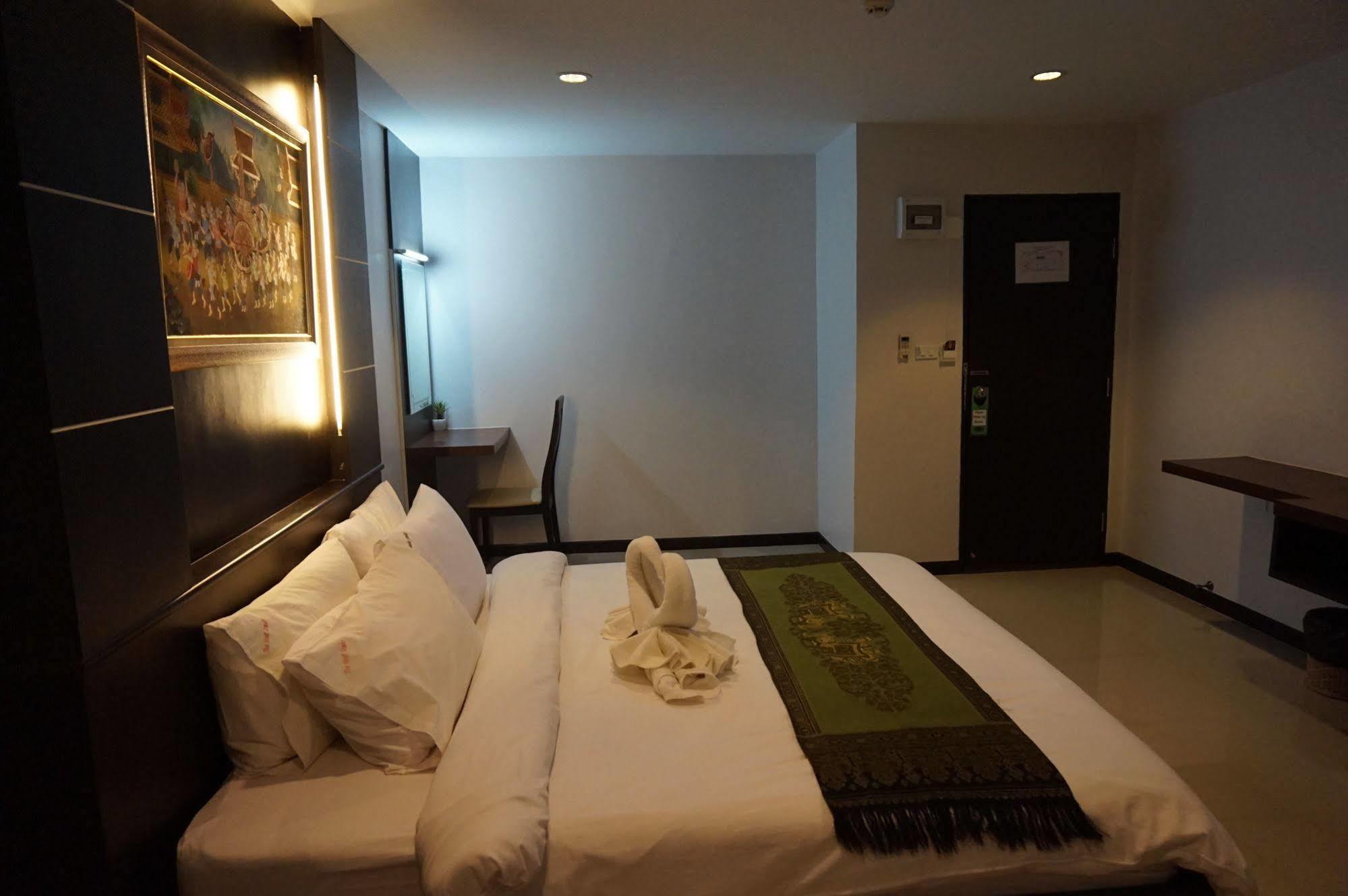 The Next Grand Hotel Khon Kaen Exteriör bild