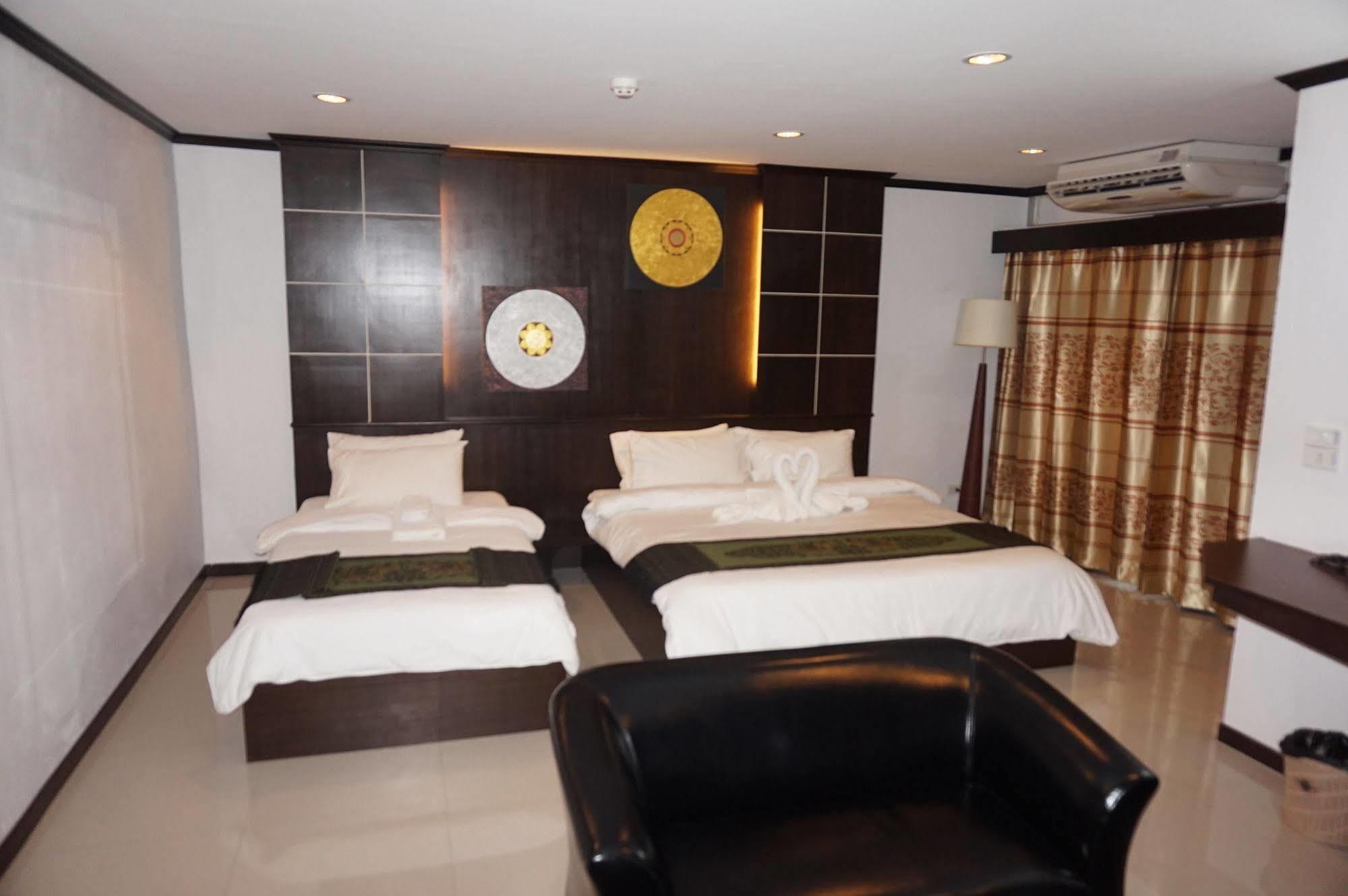 The Next Grand Hotel Khon Kaen Exteriör bild