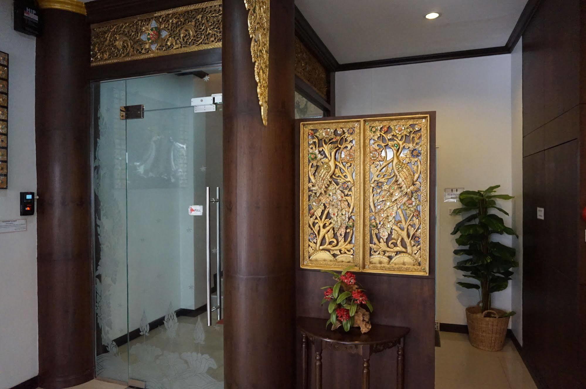 The Next Grand Hotel Khon Kaen Exteriör bild